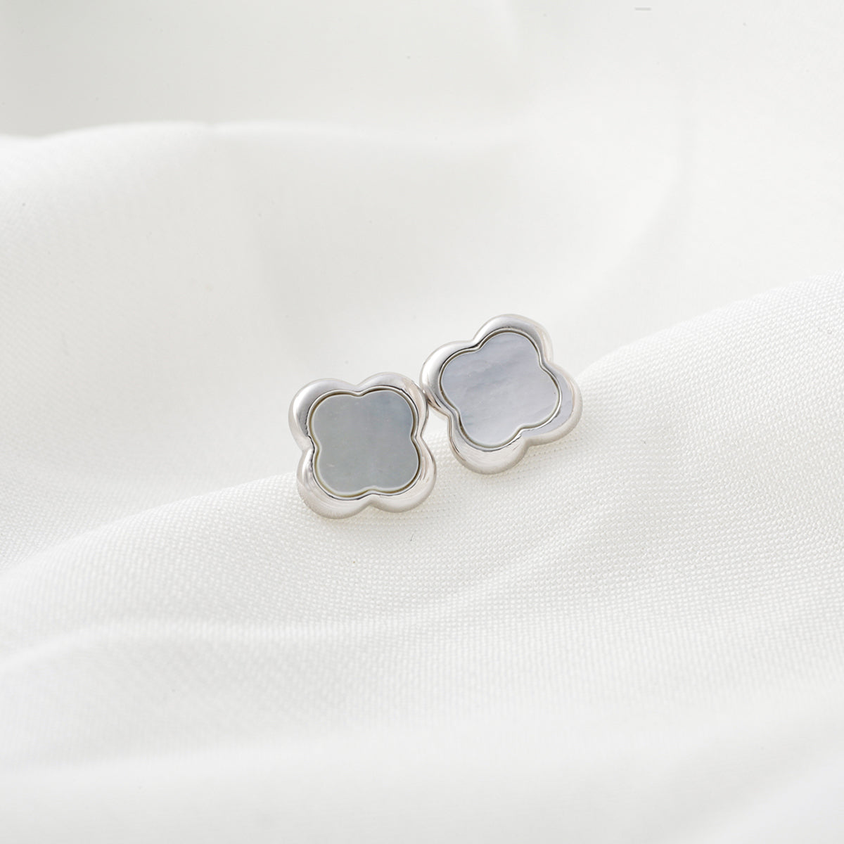 Clover Stud (Pair)
