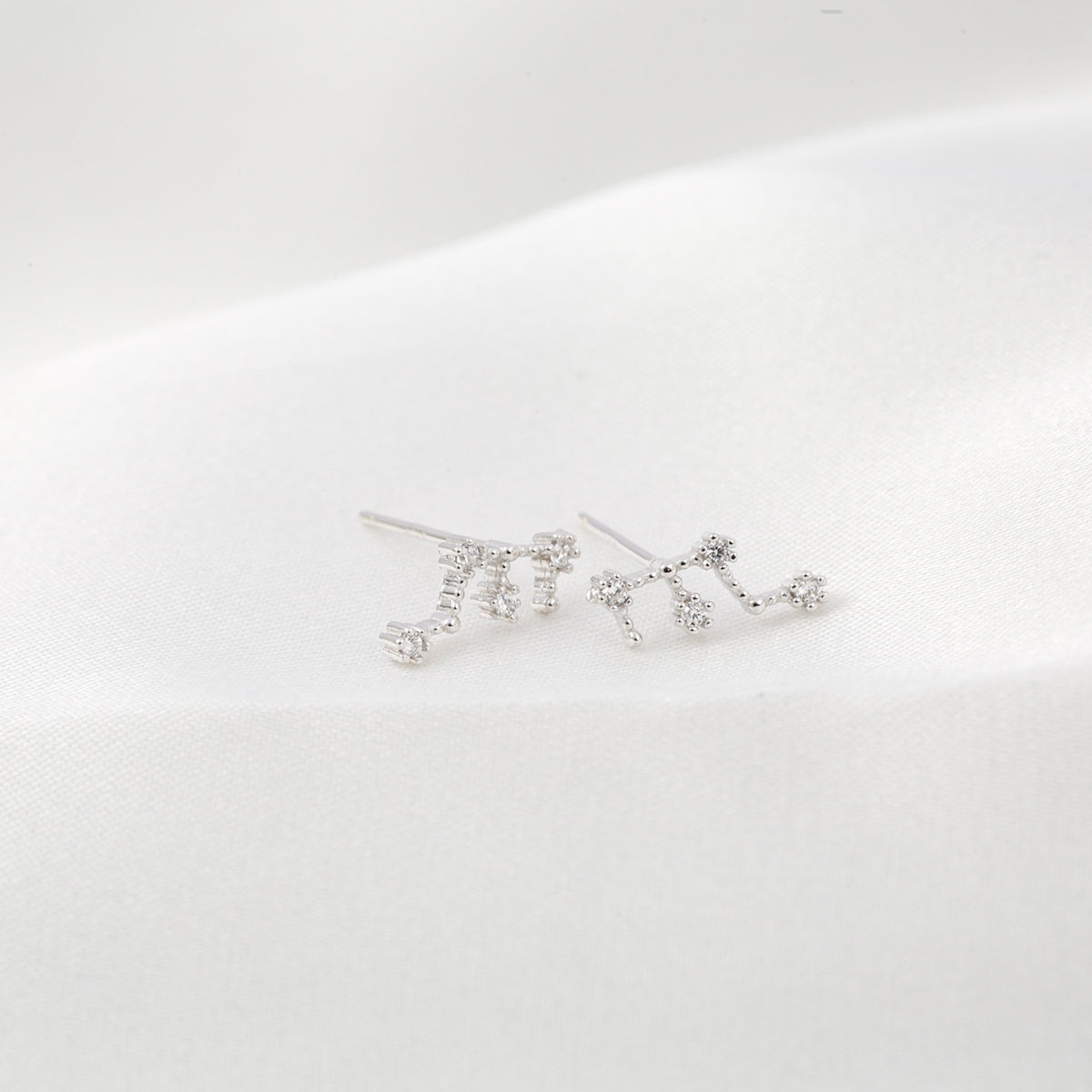 Virgo Stud (Pair)