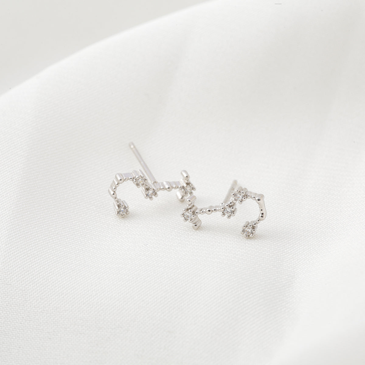 Scorpio Stud (Pair)